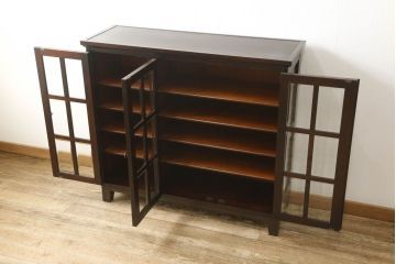 収納棚をリペア&カスタム!ご要望の木製脚を取り付け。(食器棚、戸棚、飾り棚、サイドキャビネット、サイドボード、本棚、北海道民芸家具)