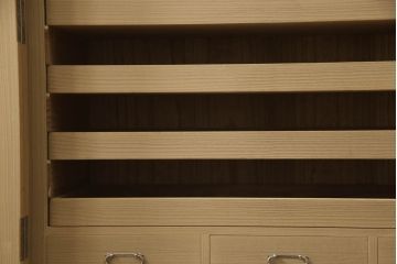 加茂桐箪笥の見た目を変えずに綺麗にリペア!砥の粉は落とさず、汚れやシミのみ綺麗になるよう仕上げ。(胴厚、桐たんす、着物箪笥、和タンス)