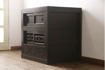 水屋箪笥サイドボードをリペア&カスタム!高さと奥行きをリサイズし、正面の出ている耳はカット。本体は現状をベースに着色。(キャビネット、収納棚、戸棚、食器棚)