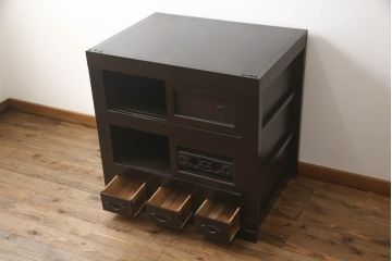 水屋箪笥サイドボードをリペア&カスタム!高さと奥行きをリサイズし、正面の出ている耳はカット。本体は現状をベースに着色。(キャビネット、収納棚、戸棚、食器棚)