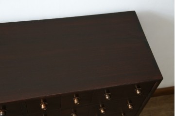 薬箪笥をリぺア&カスタム!同時購入の箪笥に合わせた色味に着色し、雰囲気を損なわぬよう仕上げ。(小物収納、総桐箪笥、総桐たんす、整理箪笥、チェスト)