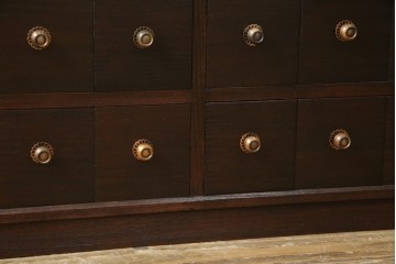 薬箪笥をリぺア&カスタム!同時購入の箪笥に合わせた色味に着色し、雰囲気を損なわぬよう仕上げ。(小物収納、総桐箪笥、総桐たんす、整理箪笥、チェスト)