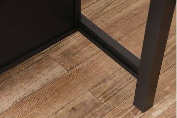 棚付き作業台を新規製作!他店の商品を参考にデザイン。無垢ボード、ヒバ材を使用。天板以外をマットブラックにペイントしツートンで仕上げ。(カウンターテーブル、カフェテーブル、机)