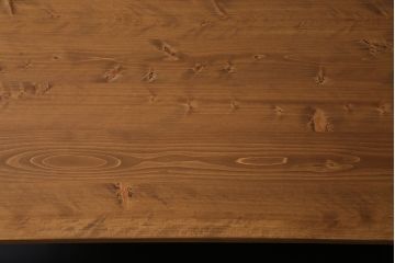 棚付き作業台を新規製作!他店の商品を参考にデザイン。無垢ボード、ヒバ材を使用。天板以外をマットブラックにペイントしツートンで仕上げ。(カウンターテーブル、カフェテーブル、机)