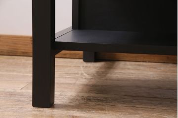 棚付き作業台を新規製作!他店の商品を参考にデザイン。無垢ボード、ヒバ材を使用。天板以外をマットブラックにペイントしツートンで仕上げ。(カウンターテーブル、カフェテーブル、机)