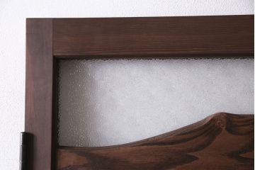 トイレ扉を新規製作!当店商品を参考にデザイン。ダイヤガラスを組み入れ。表示錠、鍵、蝶番、戸車を取り付け。(木製扉、建具)