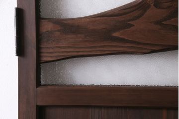 トイレ扉を新規製作!当店商品を参考にデザイン。ダイヤガラスを組み入れ。表示錠、鍵、蝶番、戸車を取り付け。(木製扉、建具)