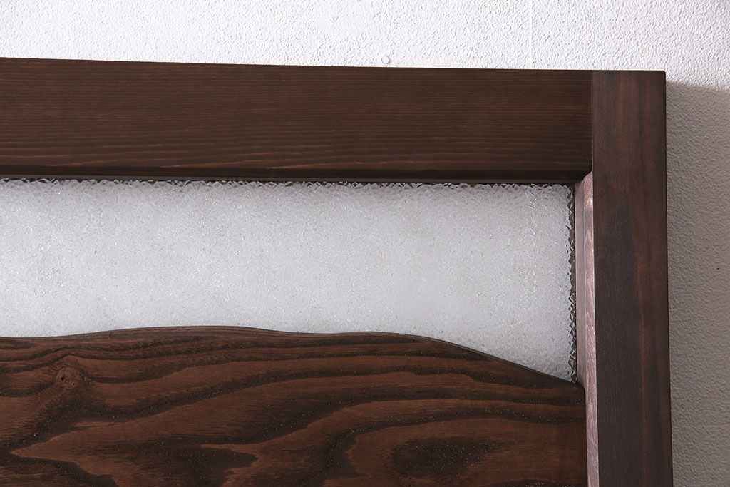 トイレ扉を新規製作!当店商品を参考にデザイン。ダイヤガラスを組み入れ。表示錠、鍵、蝶番、戸車を取り付け。(木製扉、建具)