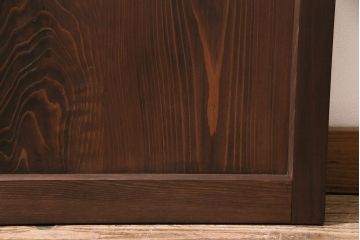 トイレ扉を新規製作!当店商品を参考にデザイン。ダイヤガラスを組み入れ。表示錠、鍵、蝶番、戸車を取り付け。(木製扉、建具)