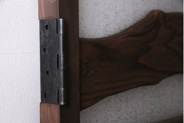 トイレ扉を新規製作!当店商品を参考にデザイン。ダイヤガラスを組み入れ。表示錠、鍵、蝶番、戸車を取り付け。(木製扉、建具)