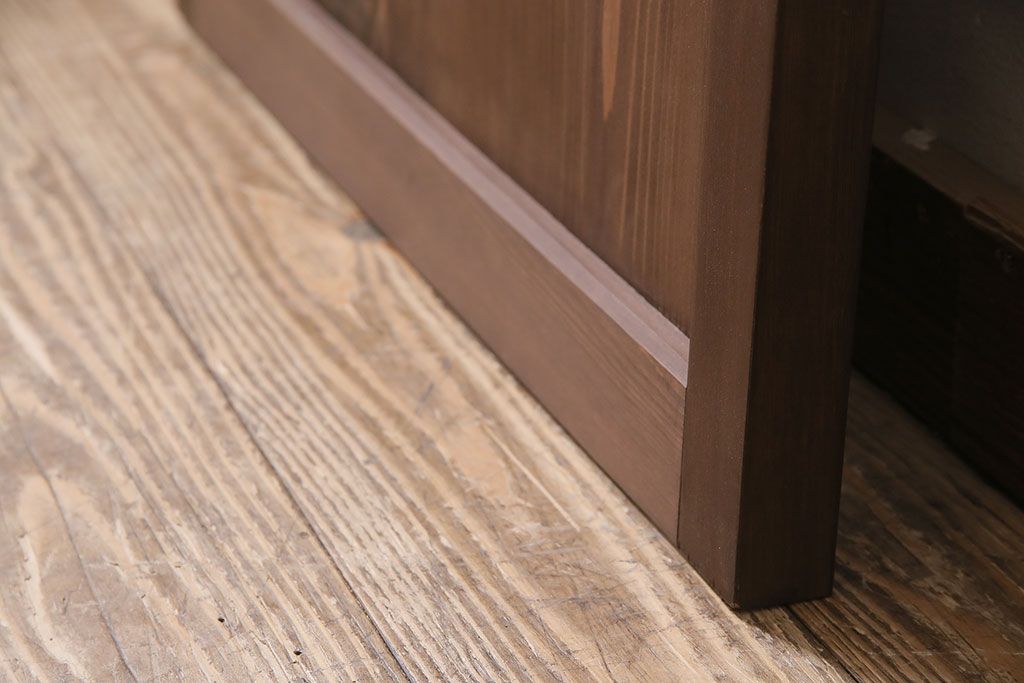 トイレ扉を新規製作!当店商品を参考にデザイン。ダイヤガラスを組み入れ。表示錠、鍵、蝶番、戸車を取り付け。(木製扉、建具)