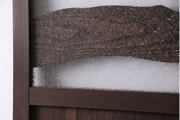 トイレ扉を新規製作!当店商品を参考にデザイン。ダイヤガラスを組み入れ。表示錠、鍵、蝶番、戸車を取り付け。(木製扉、建具)