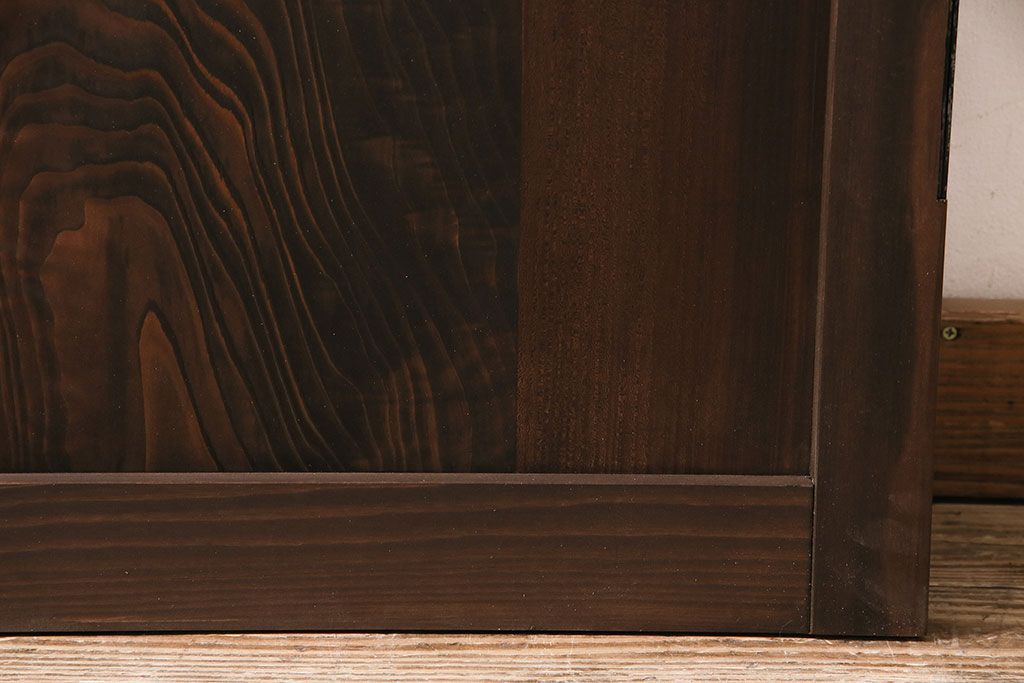 トイレ扉を新規製作!当店商品を参考にデザイン。ダイヤガラスを組み入れ。表示錠、鍵、蝶番、戸車を取り付け。(木製扉、建具)