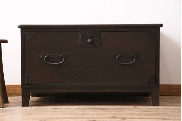 フラップダウン扉のテレビ台を新規製作!アンティーク箪笥の金具を取り付け。天板のエッジ加工。背面穴開け加工。お手持ちの家具に近しい色味で着色し仕上げ。(ローボード、テレビボード、収納棚)