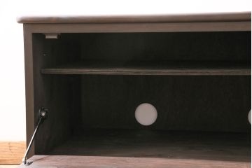 フラップダウン扉のテレビ台を新規製作!アンティーク箪笥の金具を取り付け。天板のエッジ加工。背面穴開け加工。お手持ちの家具に近しい色味で着色し仕上げ。(ローボード、テレビボード、収納棚)