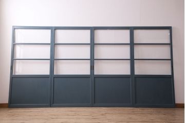 ガラス戸4枚を新規製作!ベアリング入ステンレス枠V型戸車を取り付け。クリアガラスを組み入れ。ネイビーのペイント仕上げ(引き戸、建具)
