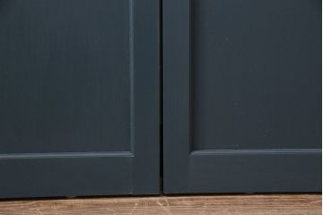 ガラス戸4枚を新規製作!ベアリング入ステンレス枠V型戸車を取り付け。クリアガラスを組み入れ。ネイビーのペイント仕上げ(引き戸、建具)