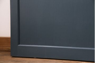 ガラス戸4枚を新規製作!ベアリング入ステンレス枠V型戸車を取り付け。クリアガラスを組み入れ。ネイビーのペイント仕上げ(引き戸、建具)