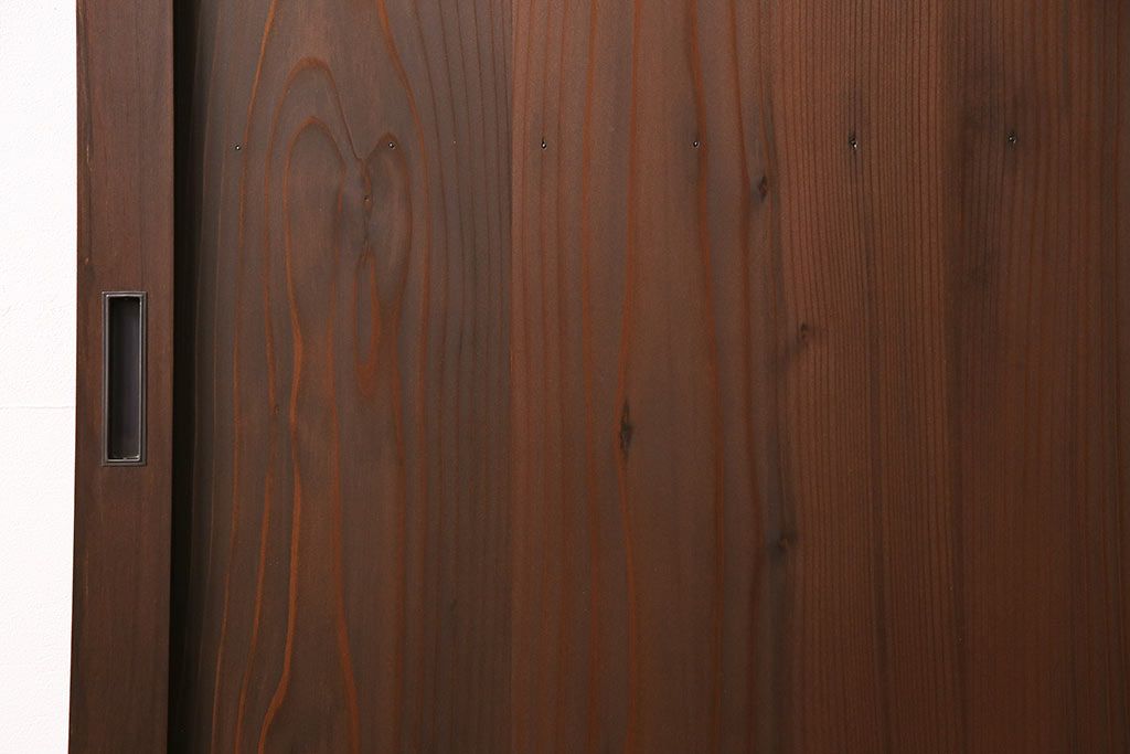 片引き戸を新規製作!戸車、引き手取り付け。麻の葉模様ガラス、ダイヤガラスを組み入れ。濃い茶色で着色し仕上げ。(建具)