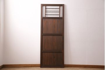 片引き戸を新規製作!戸車、引き手取り付け。麻の葉模様ガラス、ダイヤガラスを組み入れ。濃い茶色で着色し仕上げ。(建具)