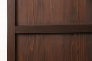 片引き戸を新規製作!戸車、引き手取り付け。麻の葉模様ガラス、ダイヤガラスを組み入れ。濃い茶色で着色し仕上げ。(建具)