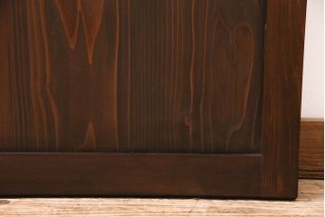 片引き戸を新規製作!戸車、引き手取り付け。麻の葉模様ガラス、ダイヤガラスを組み入れ。濃い茶色で着色し仕上げ。(建具)