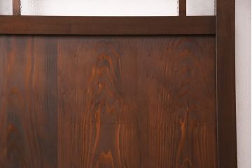 片引き戸を新規製作!戸車、引き手、表示錠を取り付け。麻の葉模様ガラス、ダイヤガラスを組み入れ。濃い茶色で着色し仕上げ。(建具)