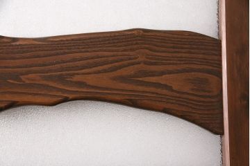 トイレ扉を新規製作!明り取りにダイヤガラスを組み入れ。表示錠、引き手を取り付け。濃い茶色で着色し仕上げ。(ドア、建具)