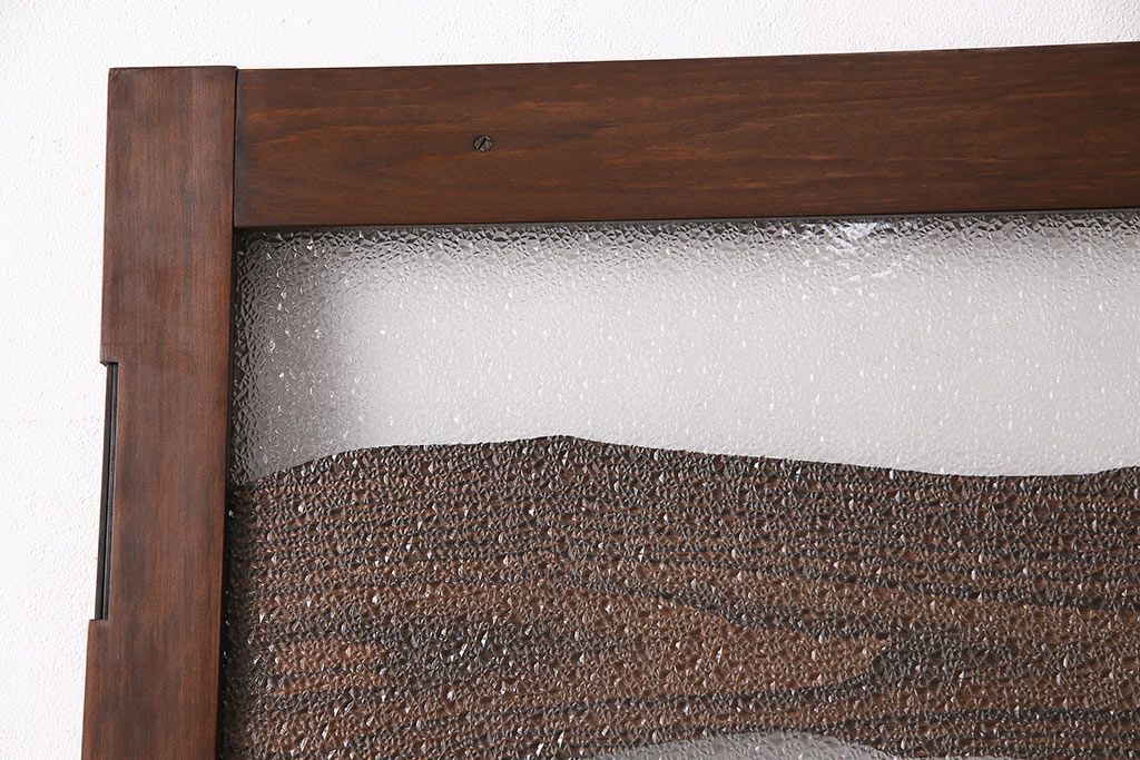 トイレ扉を新規製作!明り取りにダイヤガラスを組み入れ。表示錠、引き手を取り付け。濃い茶色で着色し仕上げ。(ドア、建具)