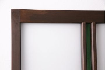 片引き戸3枚を新規製作!戸車、引き手を取り付け。花菱模様ガラス、すりガラス、色ガラスを組み入れ。濃い茶色で着色し仕上げ。(ガラス戸、建具)