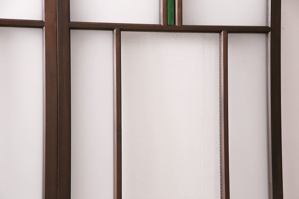 片引き戸3枚を新規製作!戸車、引き手を取り付け。花菱模様ガラス、すりガラス、色ガラスを組み入れ。濃い茶色で着色し仕上げ。(ガラス戸、建具)