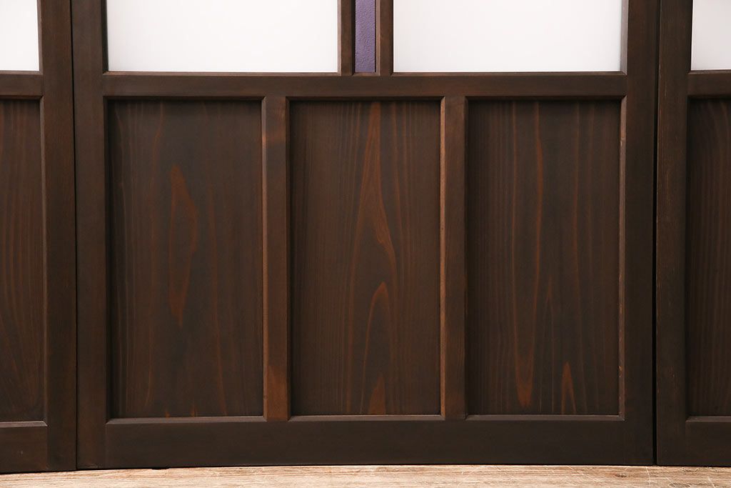 片引き戸3枚を新規製作!戸車、引き手を取り付け。花菱模様ガラス、すりガラス、色ガラスを組み入れ。濃い茶色で着色し仕上げ。(ガラス戸、建具)