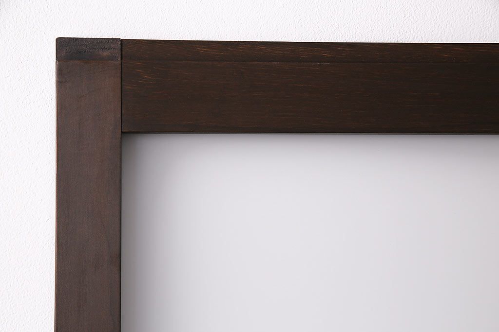 片引き戸3枚を新規製作!戸車、引き手を取り付け。花菱模様ガラス、すりガラス、色ガラスを組み入れ。濃い茶色で着色し仕上げ。(ガラス戸、建具)