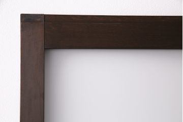 片引き戸3枚を新規製作!戸車、引き手を取り付け。花菱模様ガラス、すりガラス、色ガラスを組み入れ。濃い茶色で着色し仕上げ。(ガラス戸、建具)