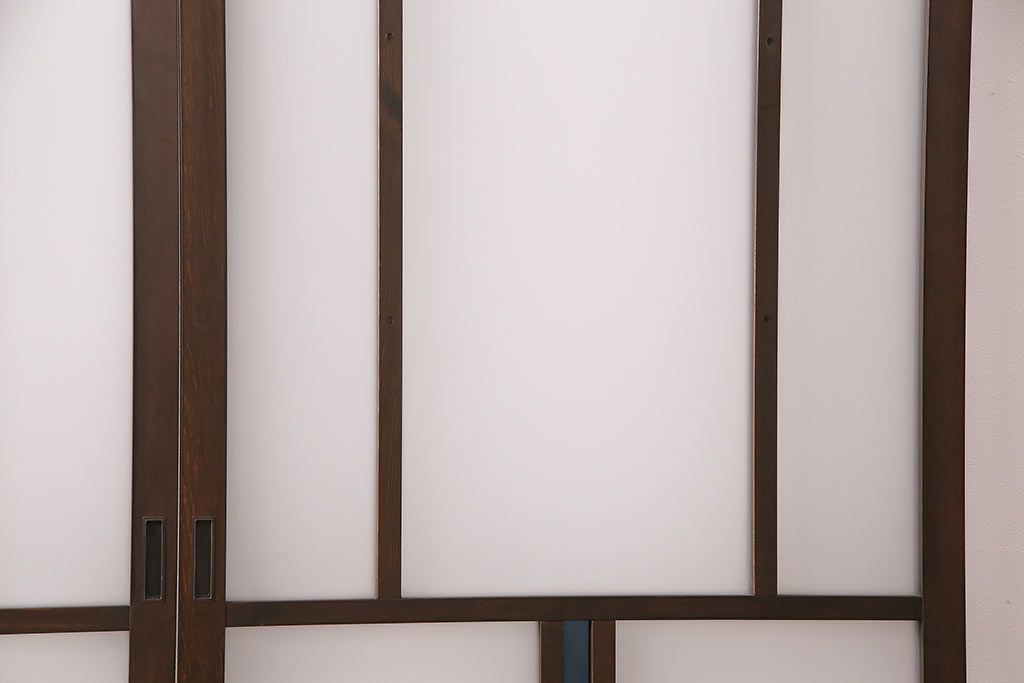 片引き戸3枚を新規製作!戸車、引き手を取り付け。花菱模様ガラス、すりガラス、色ガラスを組み入れ。濃い茶色で着色し仕上げ。(ガラス戸、建具)