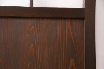 トイレドアを新規製作!明り取りは縦に桟を入れ、ダイヤガラスを組み入れ。吊り戸仕様で製作。引き手を取り付け。チェスナットで着色し仕上げ。(扉、木製ドア、建具)