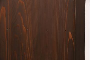 トイレドアを新規製作!明り取りは縦に桟を入れ、ダイヤガラスを組み入れ。吊り戸仕様で製作。引き手を取り付け。チェスナットで着色し仕上げ。(扉、木製ドア、建具)