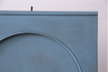 フック付き衝立を新規製作!当店商品を参考にデザイン。両面にフックの取り付け。ブルー系のエイジング塗装で仕上げ(つい立て、パーテーション)