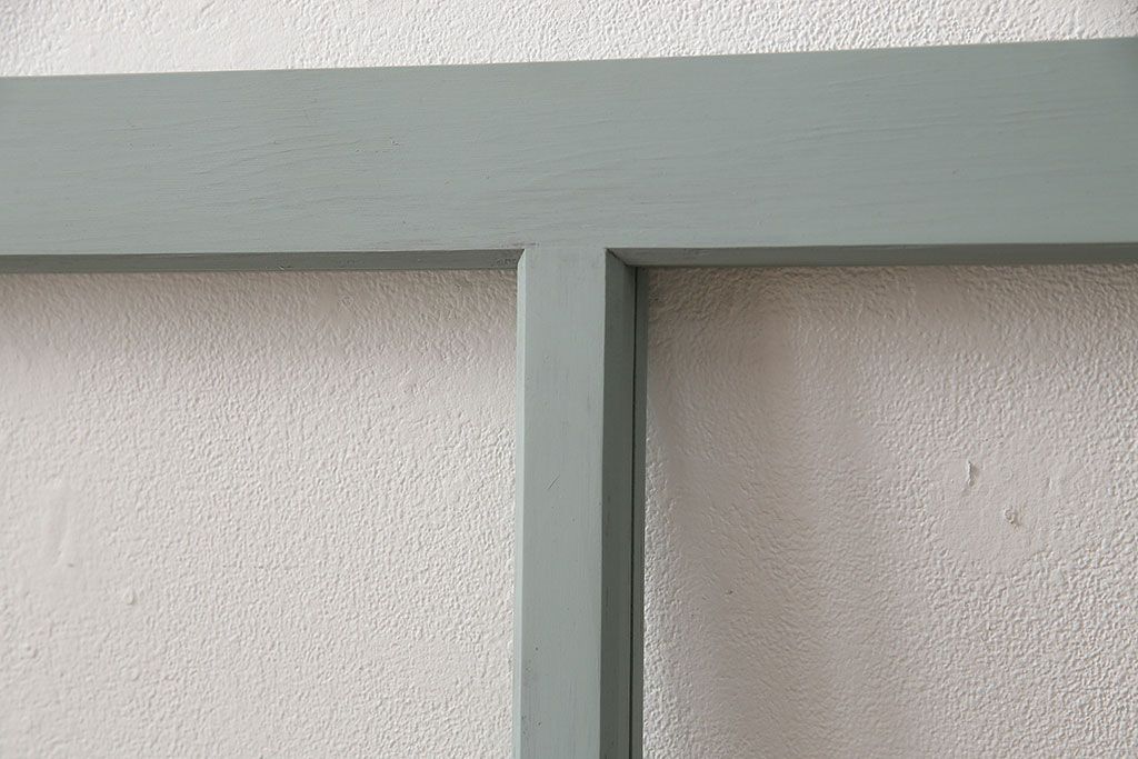 ガラス窓を新規製作!クリアガラスを組み入れ。バターミルクペイントのブルー系でペイント仕上げ。(ガラス戸、建具)