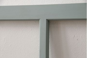 ガラス窓を新規製作!クリアガラスを組み入れ。バターミルクペイントのブルー系でペイント仕上げ。(ガラス戸、建具)