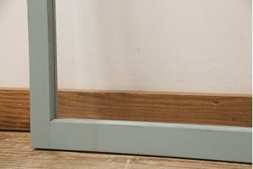 ガラス窓を新規製作!クリアガラスを組み入れ。バターミルクペイントのブルー系でペイント仕上げ。(ガラス戸、建具)