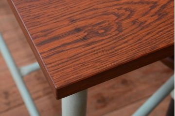 格納スツール4脚付きテーブルを新規製作!当店商品を参考にデザイン。ホワイトオーク材の天板を取り付け。淡い青緑でペイント仕上げ。(ダイニングテーブル、作業台、椅子)