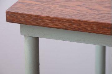 格納スツール4脚付きテーブルを新規製作!当店商品を参考にデザイン。ホワイトオーク材の天板を取り付け。淡い青緑でペイント仕上げ。(ダイニングテーブル、作業台、椅子)