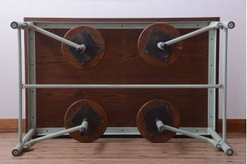格納スツール4脚付きテーブルを新規製作!当店商品を参考にデザイン。ホワイトオーク材の天板を取り付け。淡い青緑でペイント仕上げ。(ダイニングテーブル、作業台、椅子)