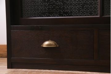 重ね戸棚を新規製作!当店商品を参考にデザイン。建具にクリアガラス、花菱模様ガラスを組み入れ。(収納棚、食器棚、キャビネット)