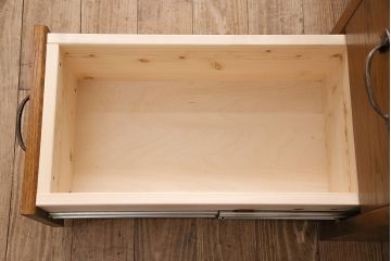 洗面台を新規製作!本体はオーク材・ヒノキ材を使用。天板配管用穴開け加工。引き出しはソフトクローズを取り付け。(収納棚、引き出し)