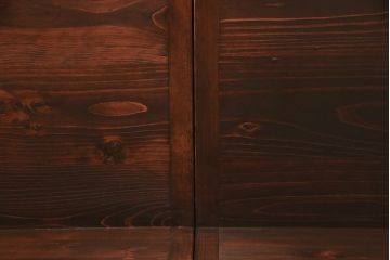 飾り棚を新規製作!背面穴開け加工。同時購入品の色味に合わせて着色し仕上げ。(ディスプレイ)