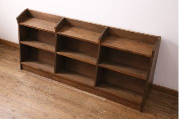 台形型の本棚を新規製作!当店商品を参考にデザイン、着色し仕上げ。(オープンラック、ブックシェルフ)