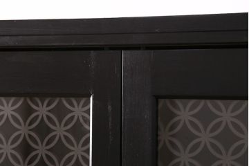 下駄箱を新規製作!建具は七宝柄のレーザー組子入りガラス戸。収納部はセパレートさせ、可動式の棚板を設置。マットブラックのカシュー塗装。(収納棚、戸棚)