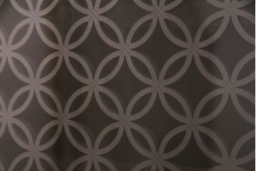 下駄箱を新規製作!建具は七宝柄のレーザー組子入りガラス戸。収納部はセパレートさせ、可動式の棚板を設置。マットブラックのカシュー塗装。(収納棚、戸棚)